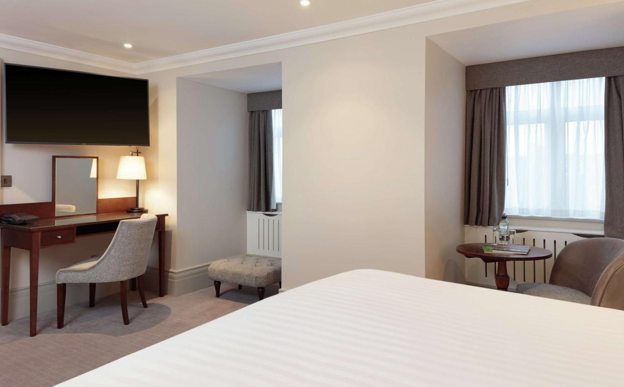 Deluxe King Guest Room,1274190841:JPEG